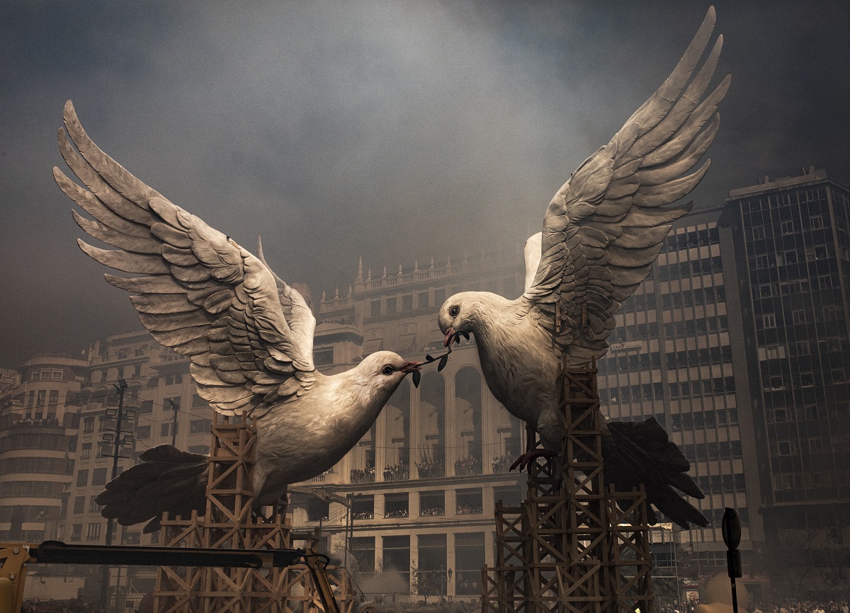 Dos palomas, una rama de olivo, de Escif y Pere Baenas